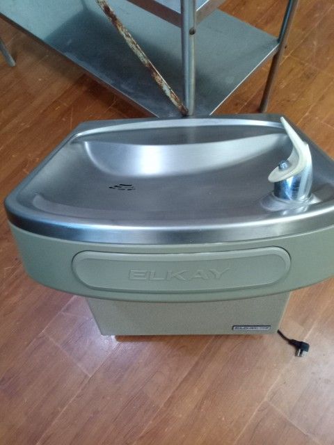 Elkay Drinking Fountain $60 Bucks Works . Came From Demo Job