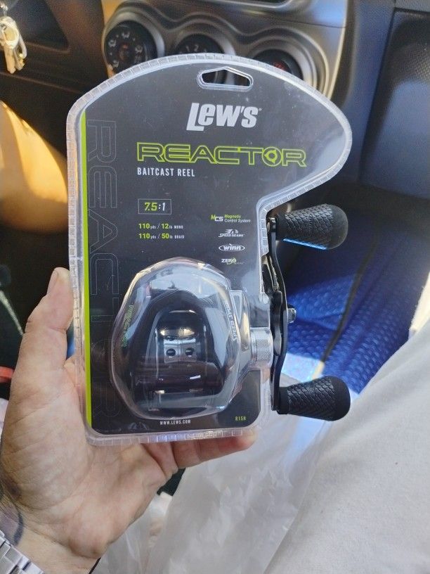 Lew's REACTOR Baitcast Reel
