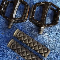 Pedals N Grips 