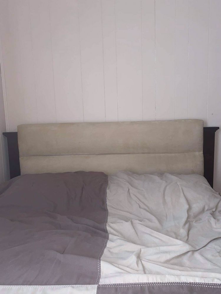 Queen bed