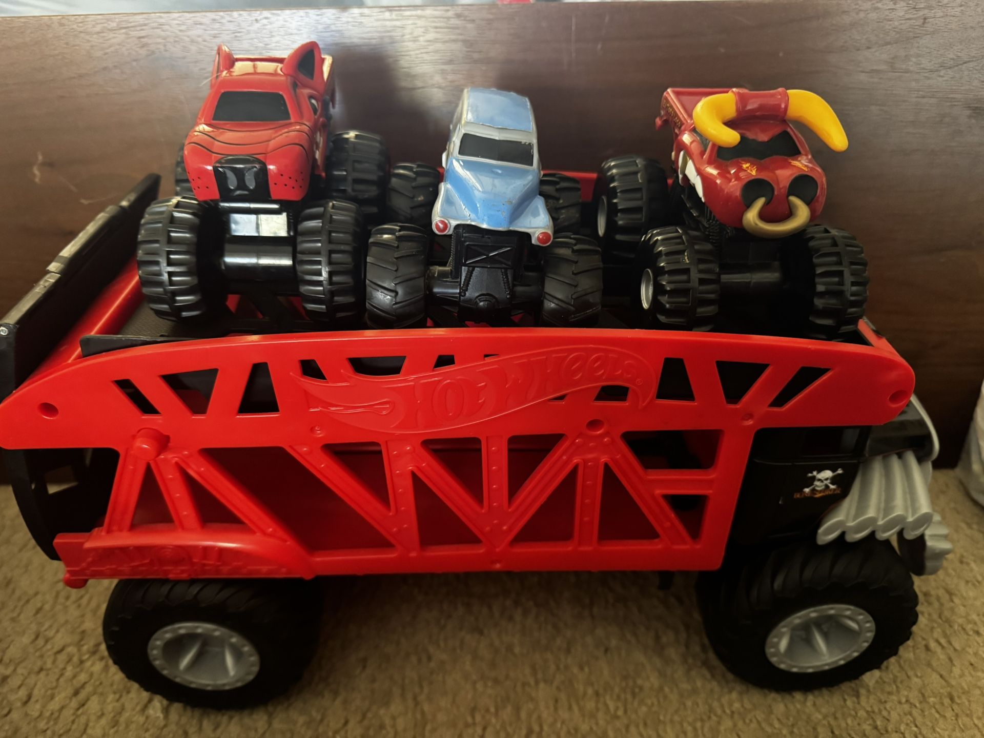 Hot Wheels Monster Truck Carrier
