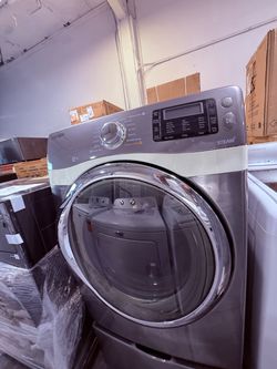 Samsung Front Load Dryer with Steam