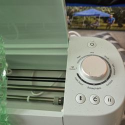 Cricut 