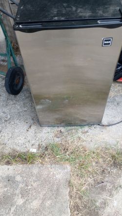 RCA miny refrigerator trabajando