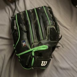 New Baseball Gloves Fairly New Used 1 Time 