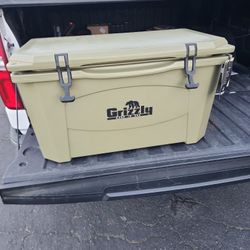 Grizzly ice chest
