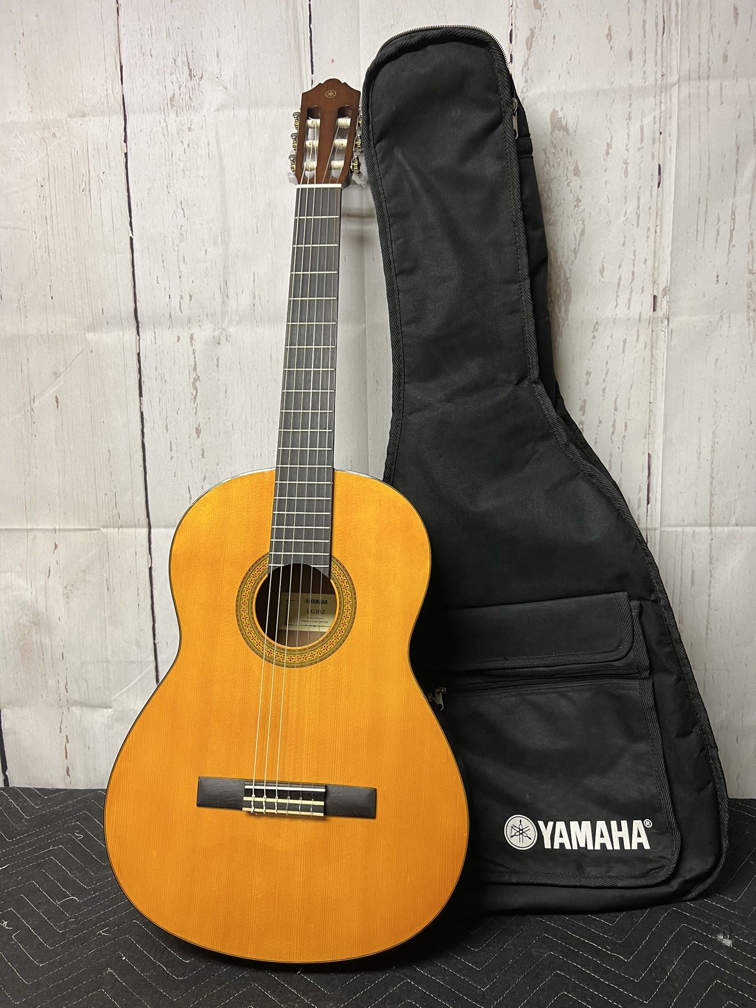 Yamaha CG102 Gloss Classical Guitar with Spruce Body