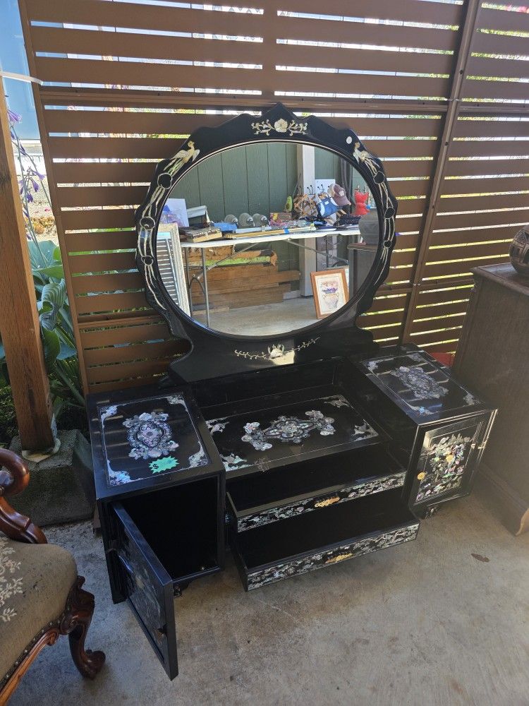 Korean Vanity