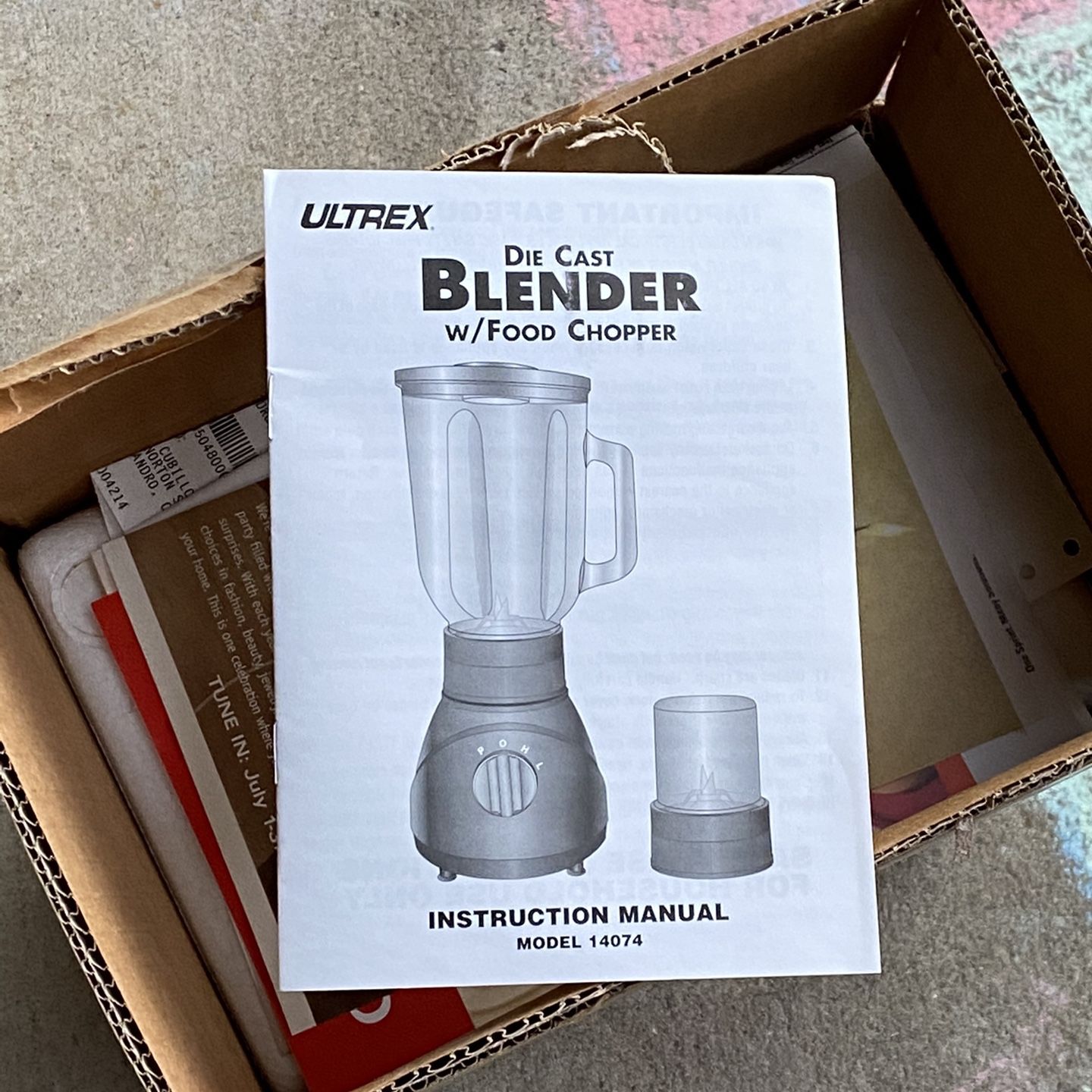 New In Box Ultras Die Cast Blender With Chopper