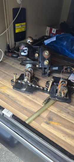 Weight distribution hitch