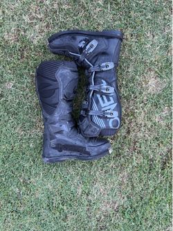 Oniel motocross boots