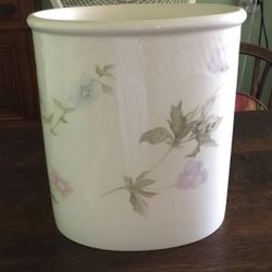 GORGEOUS PASTEL BOTANICAL WASTEBASKET BEAUTIFUL CONDITION LIKE NEW