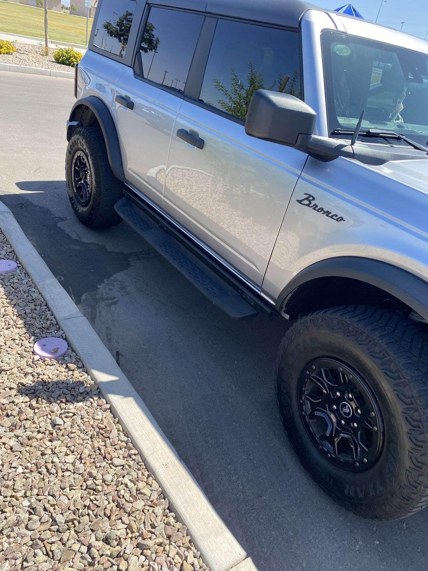 Running boards. Ford Bronco