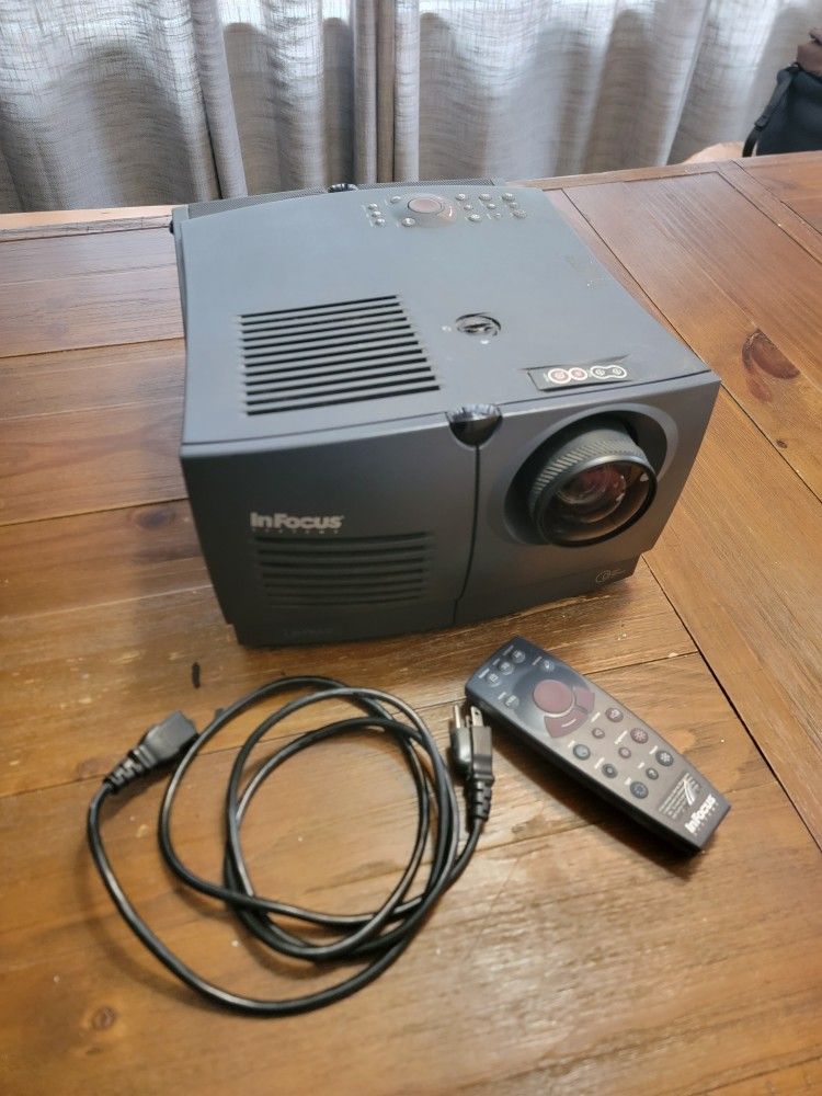 Infocus projector Lite Pro 620 Projector