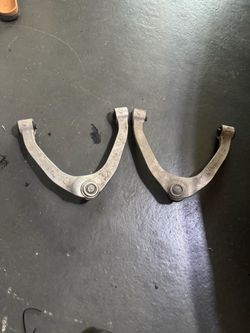 Infiniti Q50 Upper Control Arms