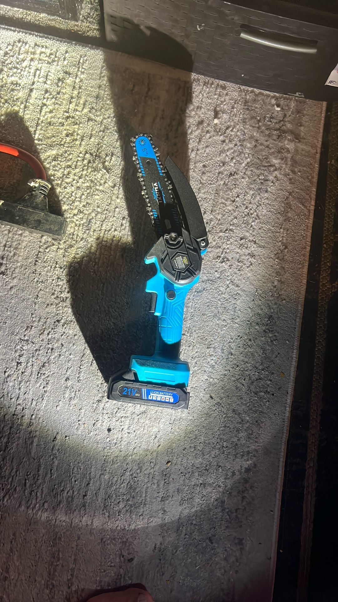 Battery Powered Mini Chain Saw