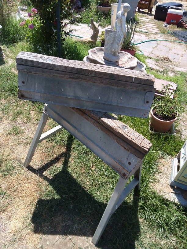 You Fold Up Saw Horses