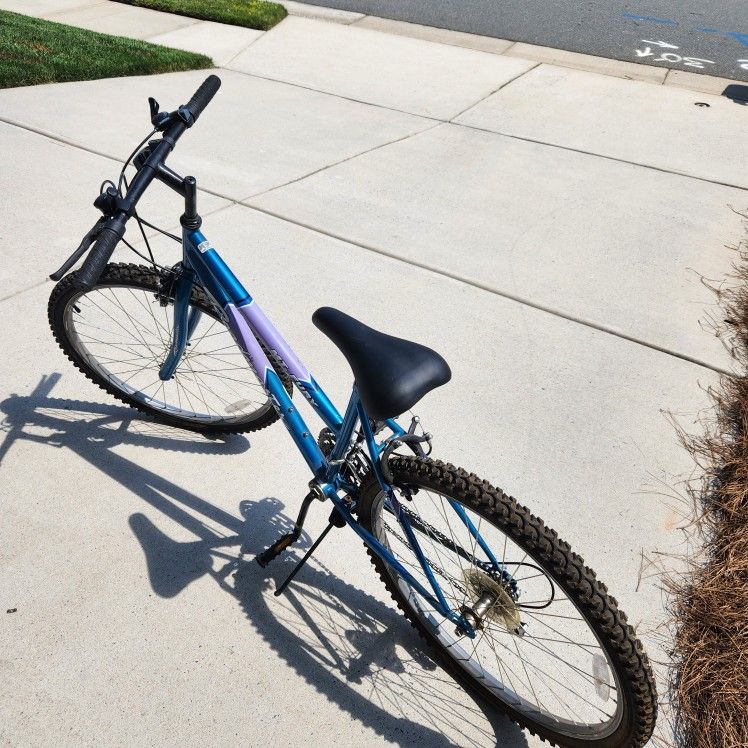 Women's / Men's 26" Bicycle / Bike - Roadmaster Mt. Fury 21 Speed