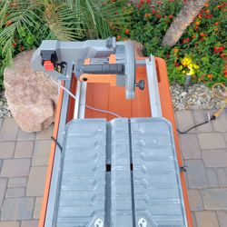 RIDGID 9-Amp 7 in. Blade Corded Wet Tile Saw with Stand