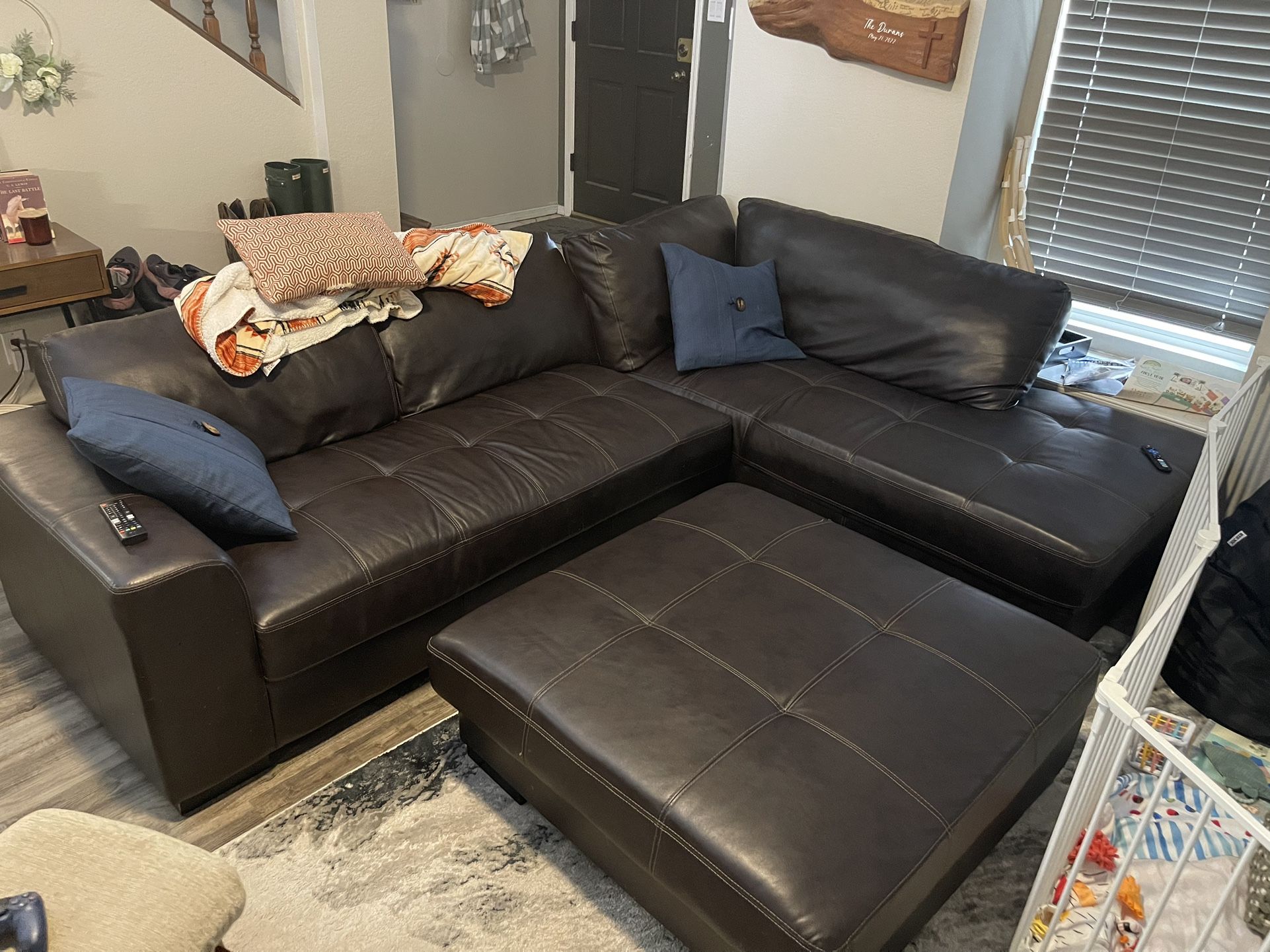 Leather Couches And Ottoman