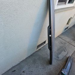 Lift Gate Top Cover 10 Gmc Or Tahoe