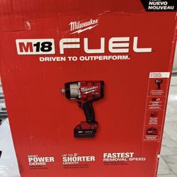Milwaukee 18v  1/2 Impact Wrench Kit  New 