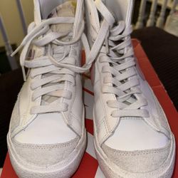 Nike High Top Pink Check Size 9