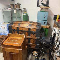 BIG VINTAGE and ANTIQUE, OUTDOORS STUFF, FISHING, clothes, fishing, etc.