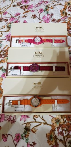 Authentic Women Coach Boyfriend Watch.