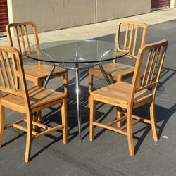 Table And Chairs 