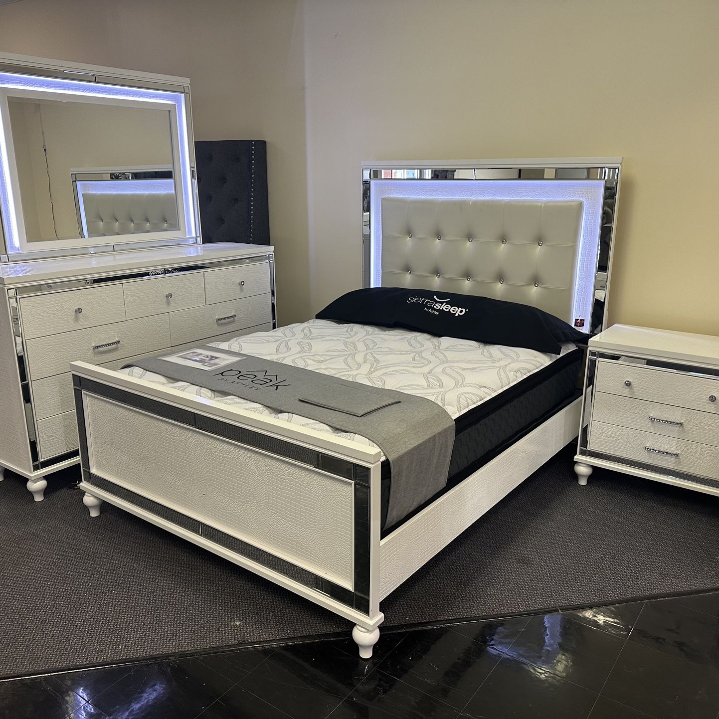 Brand New Queen Bed & High Gloss Laminate 