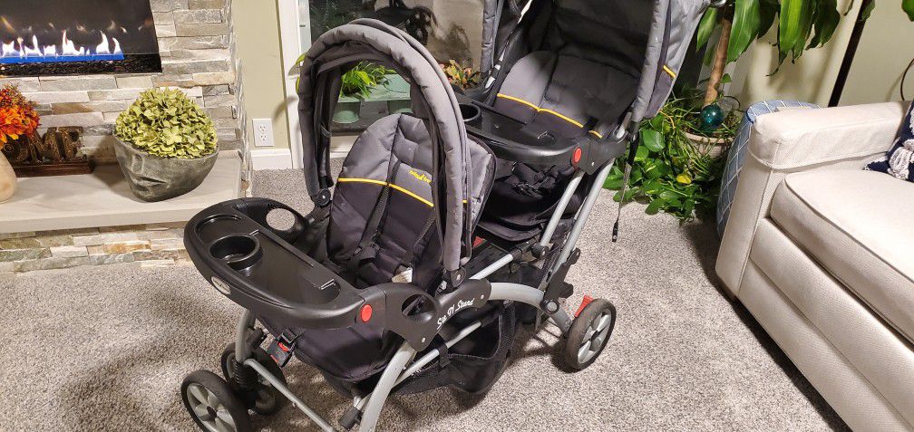 Double Stroller Baby Trend Sit And Stand Excellent Condition