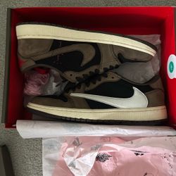 Jordan 11 Low Travis Scott 