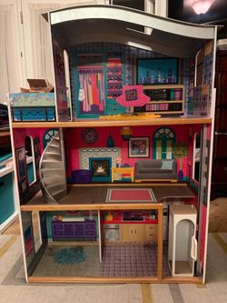 Barbie House - 3 floors with elevator