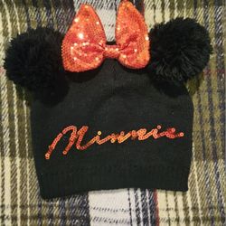 DISNEY  MINNIE  MOUSE  CHILD BLACK BENNIE WITH POMPOM  EARS  & A RED  BOW W/SEQUINS 