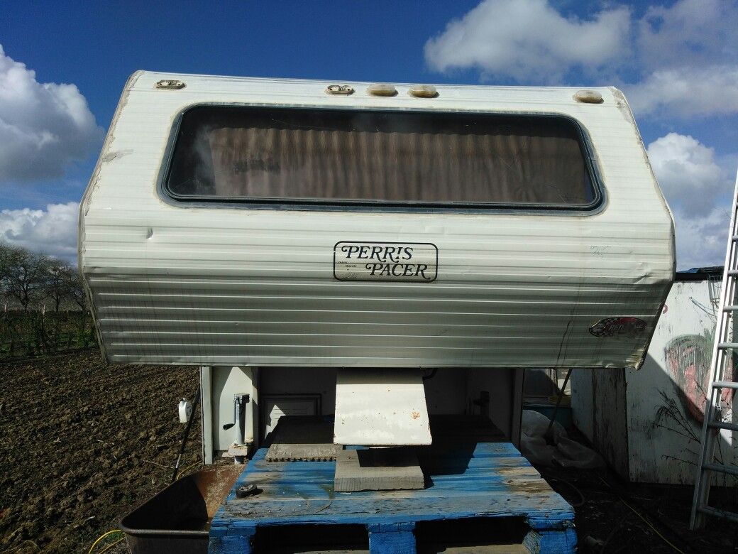 20 ft. Perris Pacer (5th Wheel Trailer)