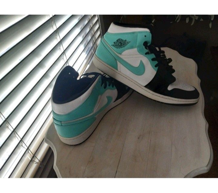 Jordan Mid Tropical Twist Bkk Wht/ Teal Size 17