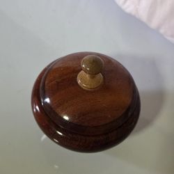 Hand Craved Round Wooed Trinket Box