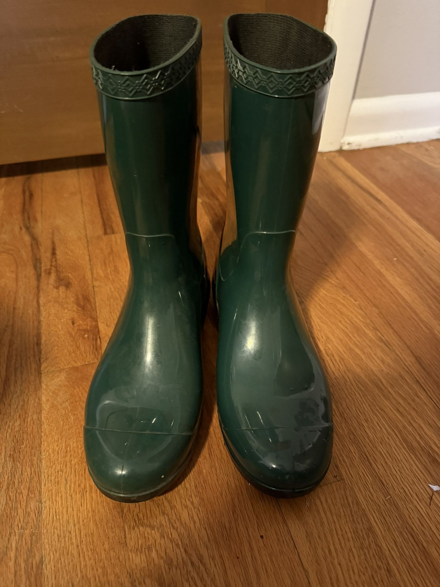 UGG USA Women's Shelby Rain Boots Size 9 Tall Rubber Green