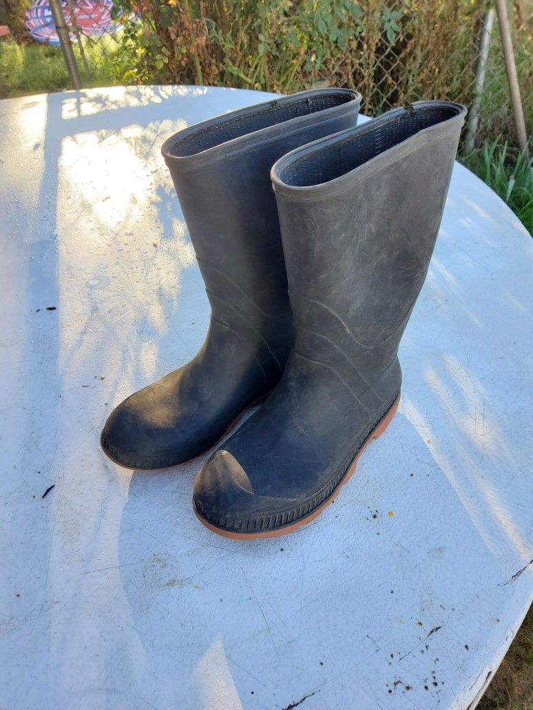 Youth Rain Boots Size 2