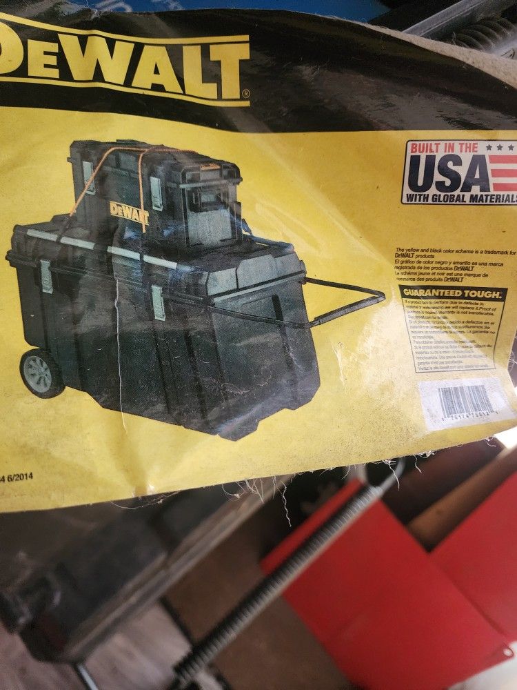 Dewalt Tough Chest