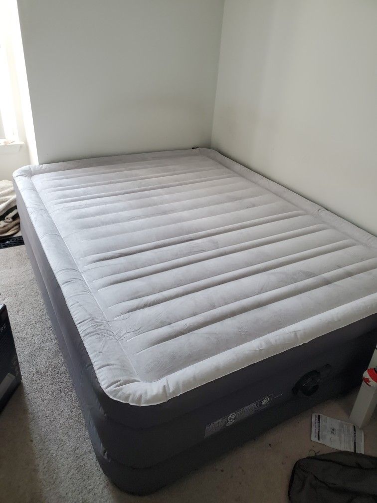 Queen Size Luxury Air Mattress