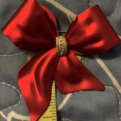 Elegant  Satiny vintage red bow brooch pin