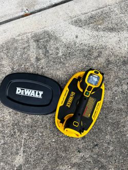 Dewalt grabó lifter 20v tool only