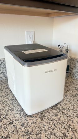 Fridgare ice maker