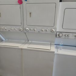 Kenmore Stackable  Washer Gas Dryer  Super Large Capacity In Excellent Working Condition 