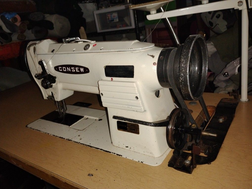 Consew 255RB2 Sewing Machine And Table With Accessories