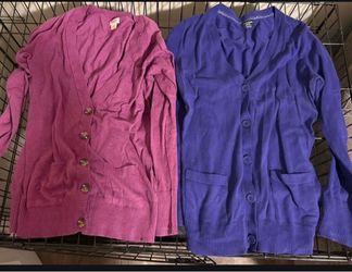 Juniors sweaters size med $5 each