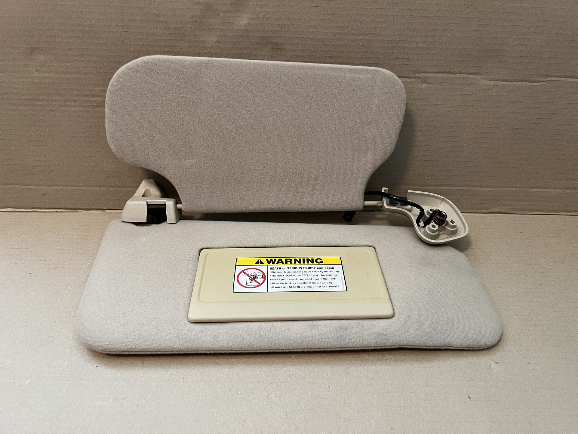 OEM Ford Expedition Lincoln Navigator Sun Visor Set Driver Passenger 2003-2006