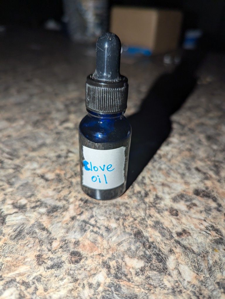 CLOVE OIL